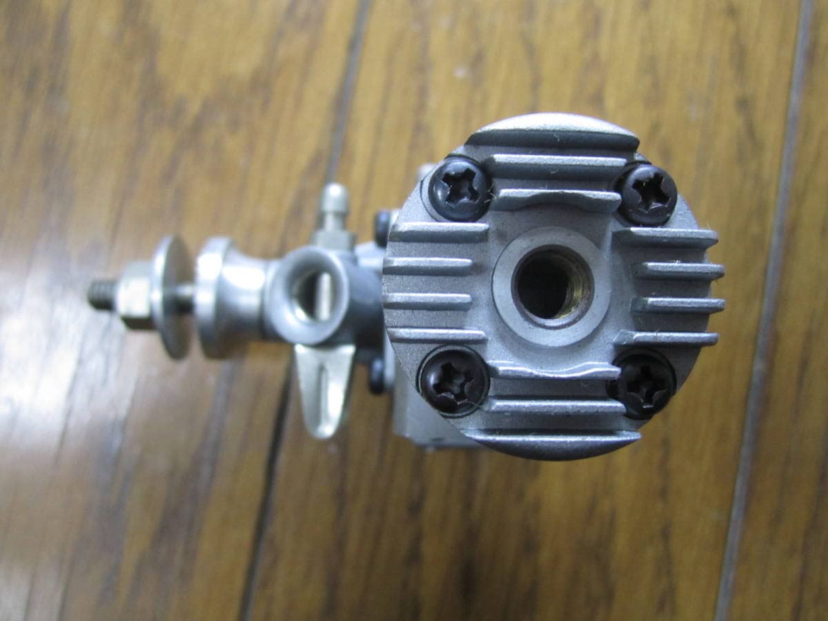 ￼模型用小型エンジン　ENYA　09エンジン　飛行機　エンジン　ラジコン　未使用 ENYA 09 模型 小型 飛行機 エンジン Uコン コントロール・ライン